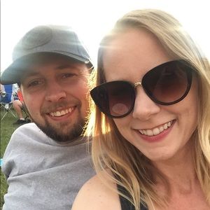 Meet your Posher, Danielle and Grant